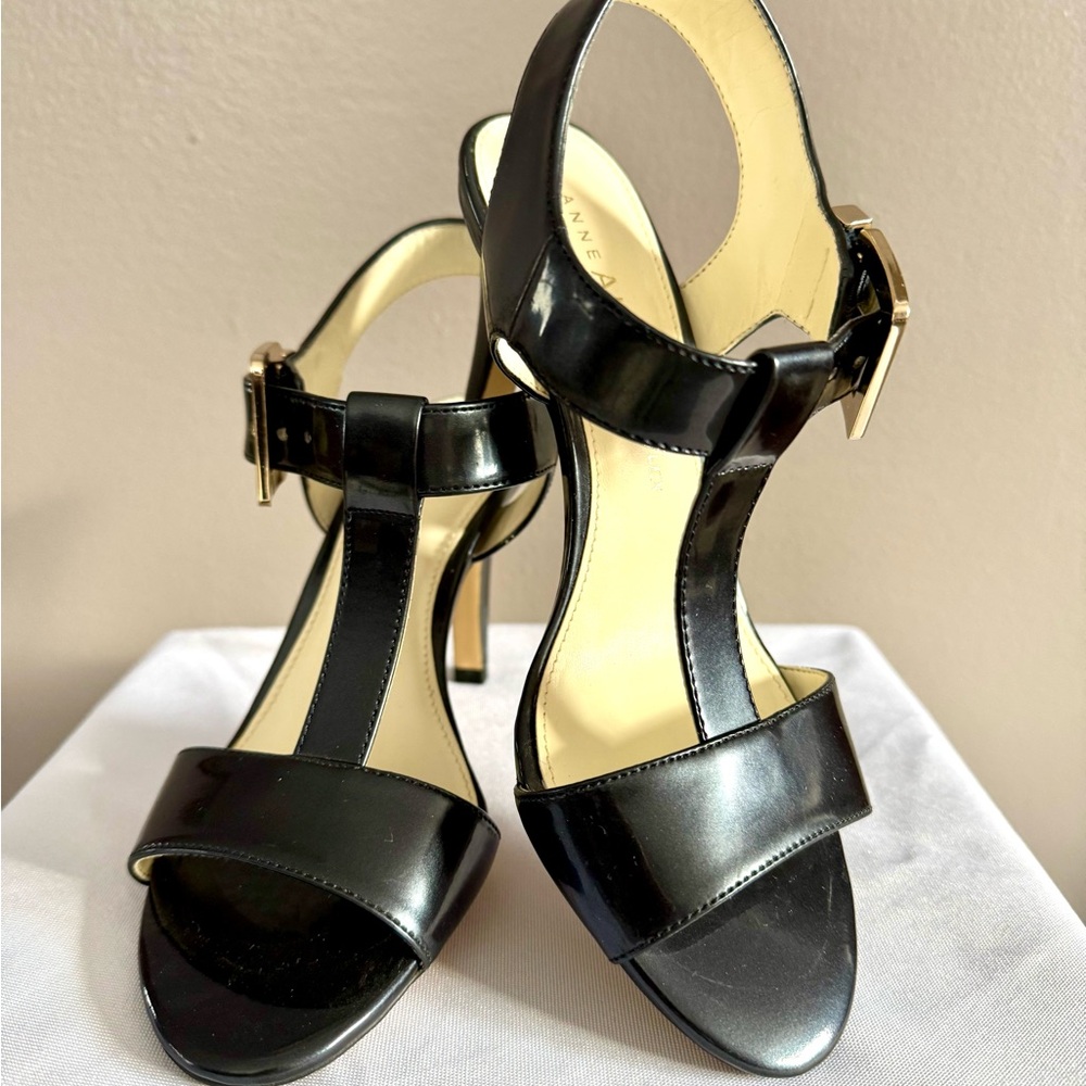 Anne Klein Navy/Black Strappy Heels